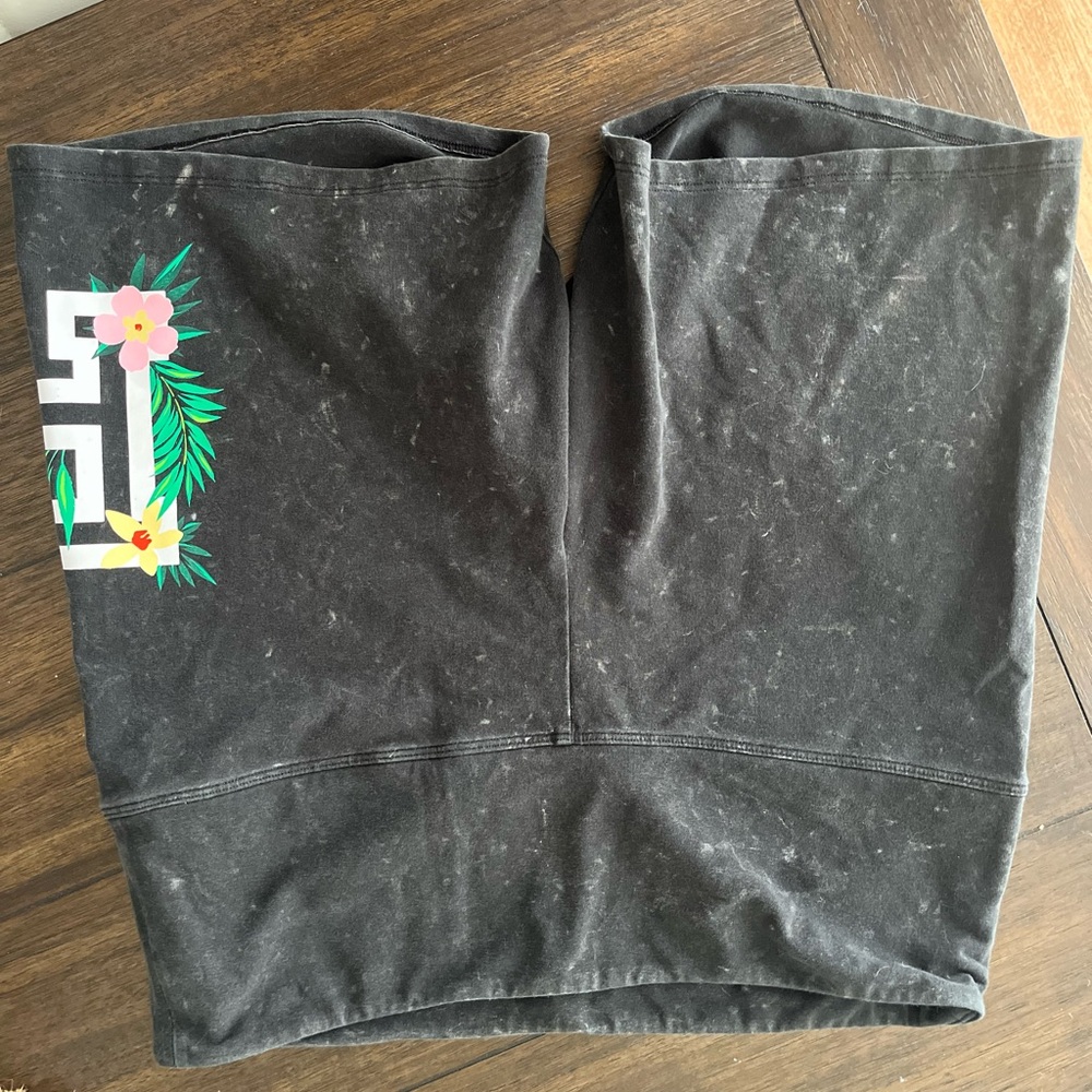 PINK Victoria's Secret Black shorts with Graphic Design